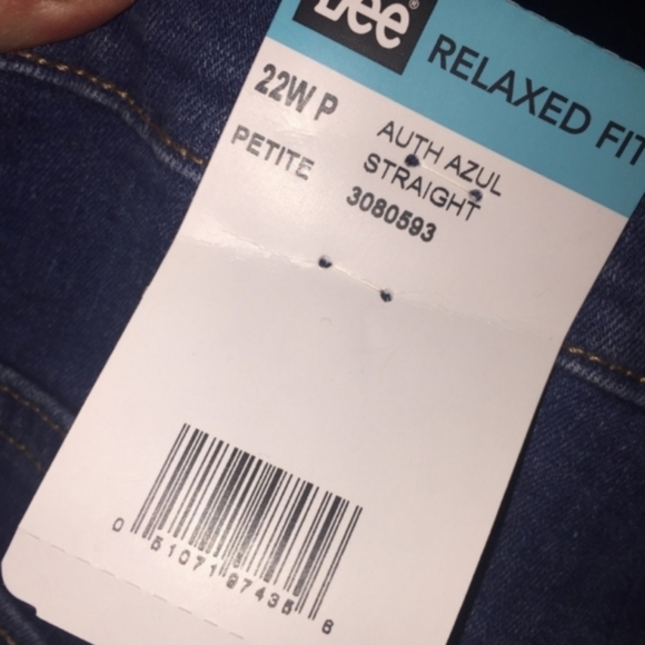 NWT Lee Relaxed Fit Petite Straight Leg Jeans - Picture 5 of 5